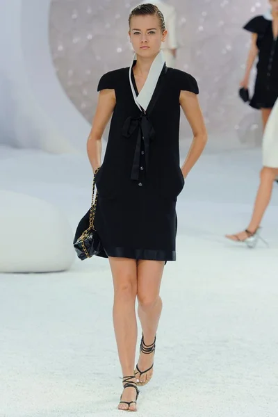 Look 25